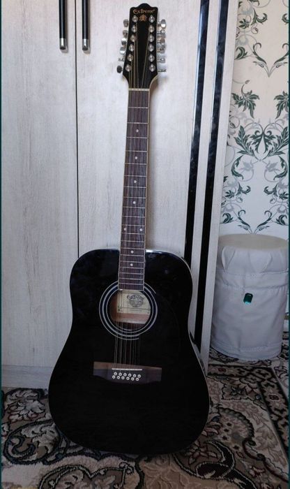 гитара сотилади.