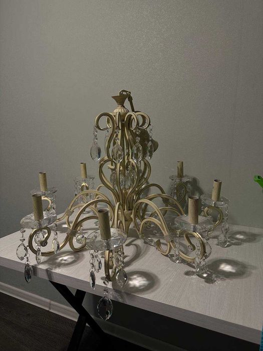 Люстра на 7 лампочек