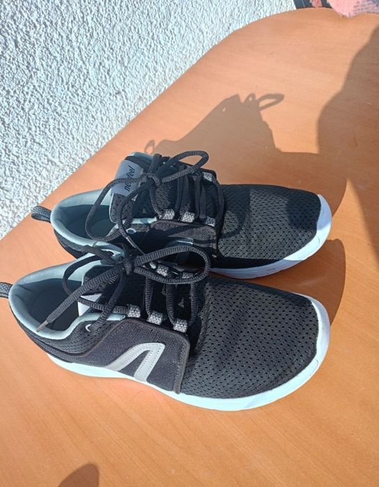 Vând pantofi sport dama produs de calitate superioara mărimea 38