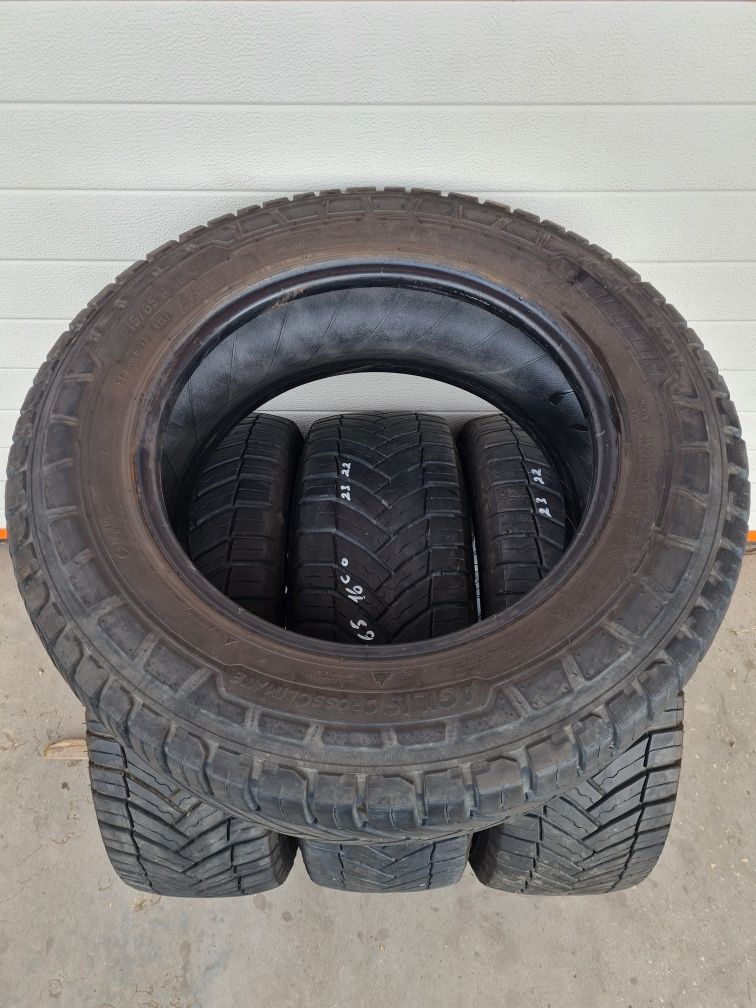 Всесезонни гуми за Бус 4 броя MICHELIN Agilis 215 65 R16C дот 0422