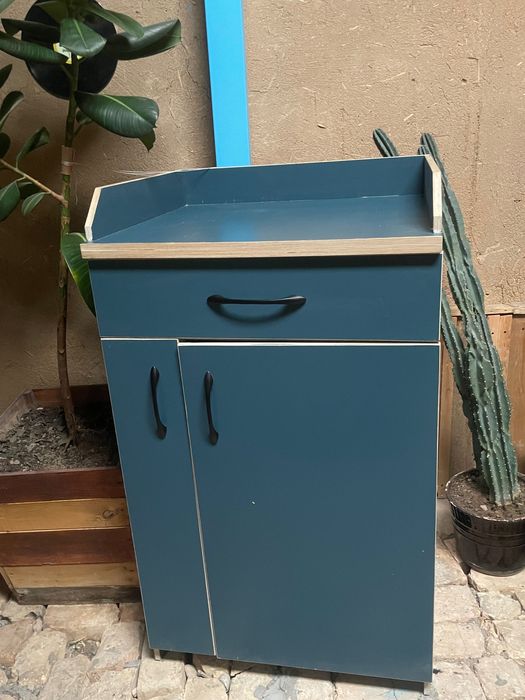 Стейшен с мини холодильником для офиса