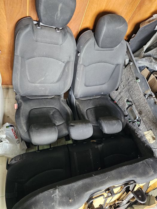 Седалки за Рено Captur 2018 година