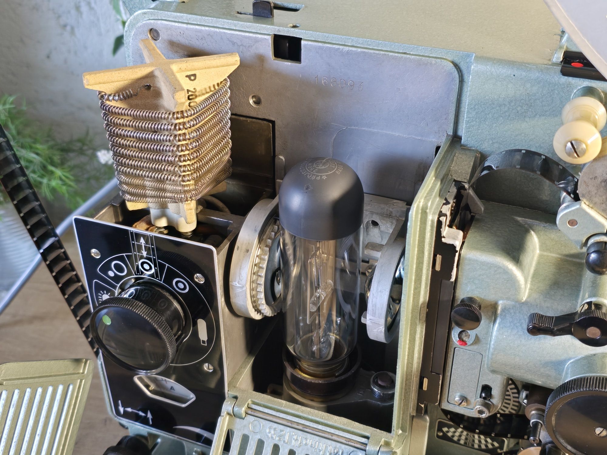 Video proiector 16mm SIEMENS 2000, amplificator audio cu lămpi