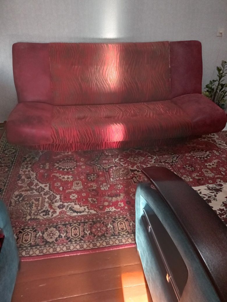 Продам диван, Книжка