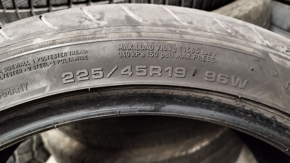 GoodYear 225/45/19