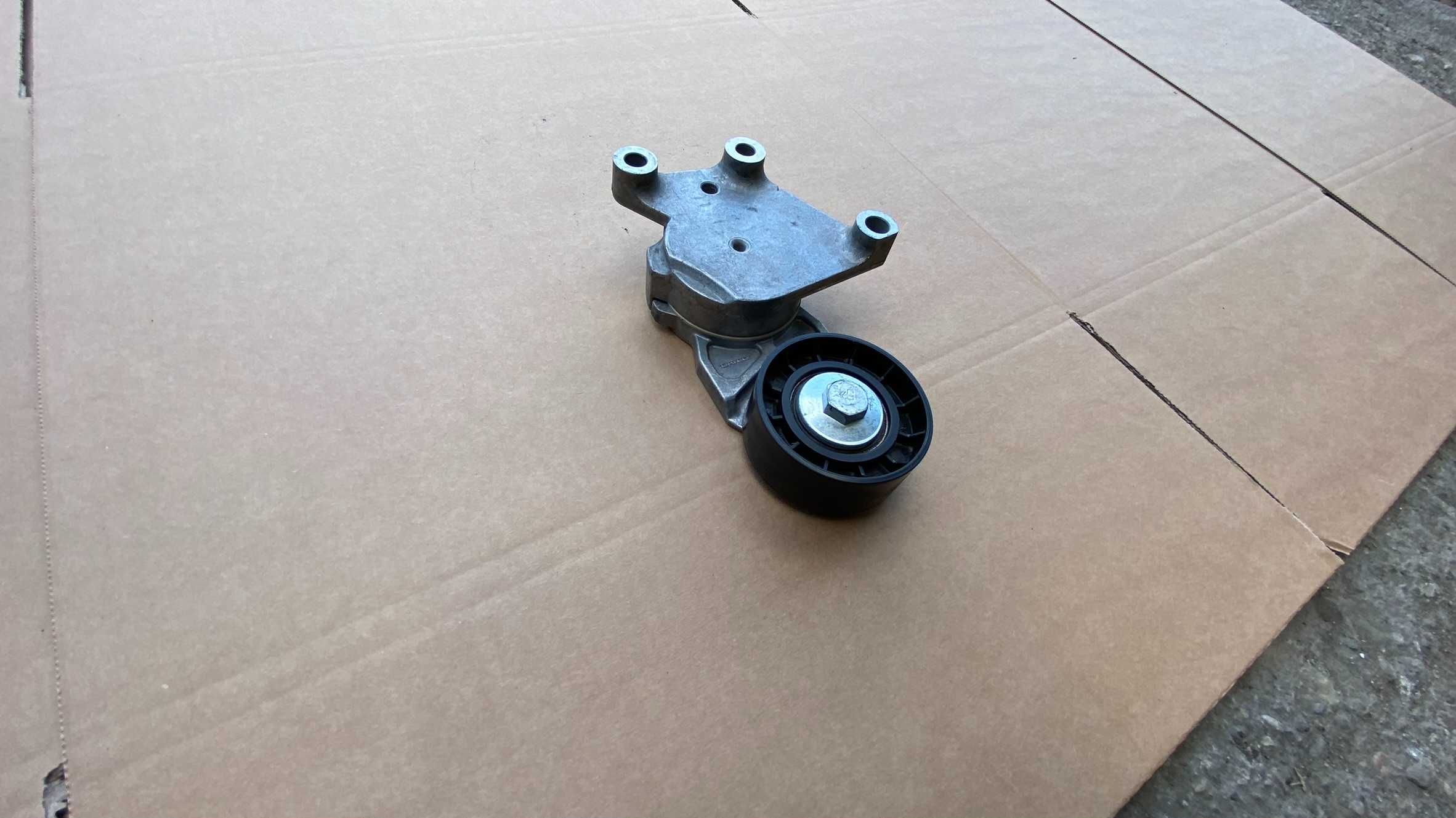 Intinzator curea accesorii Ford Focus 2, 1.6 tdci