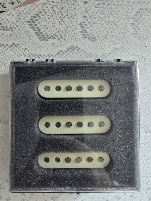Адаптери за китара Fender Pure Vintage '65 Stratocaster