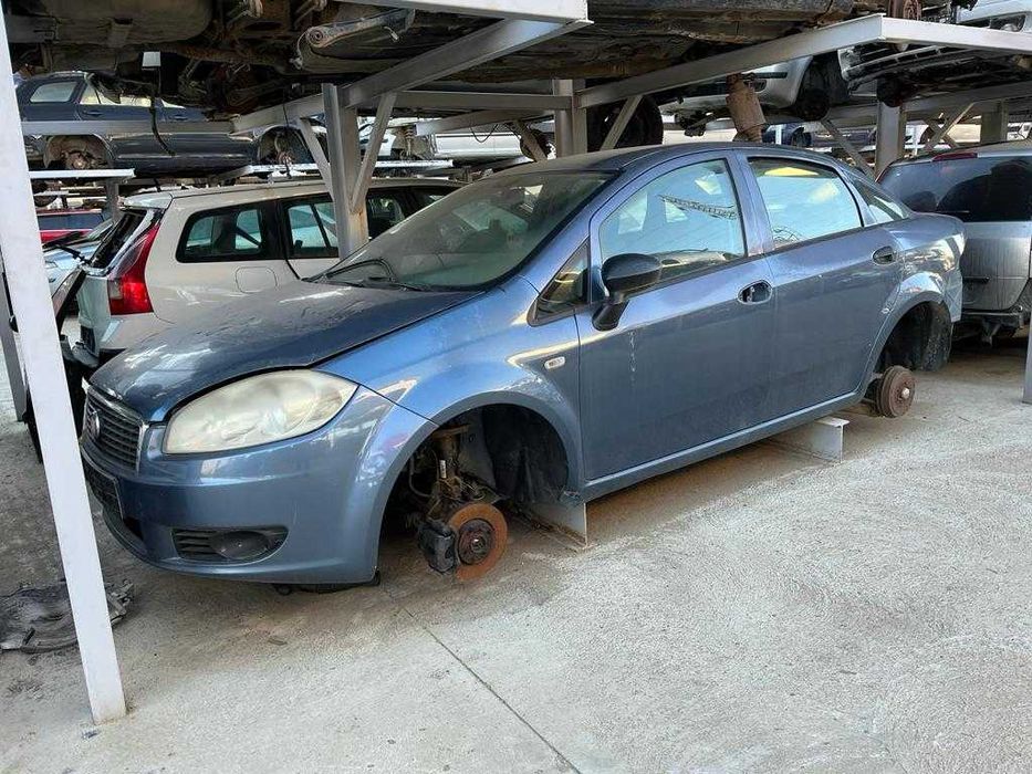 Dezmembrez Fiat Linea