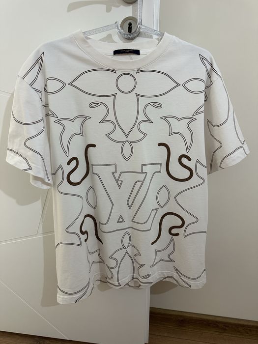 Тениска Louis Vuitton L размер оригинална