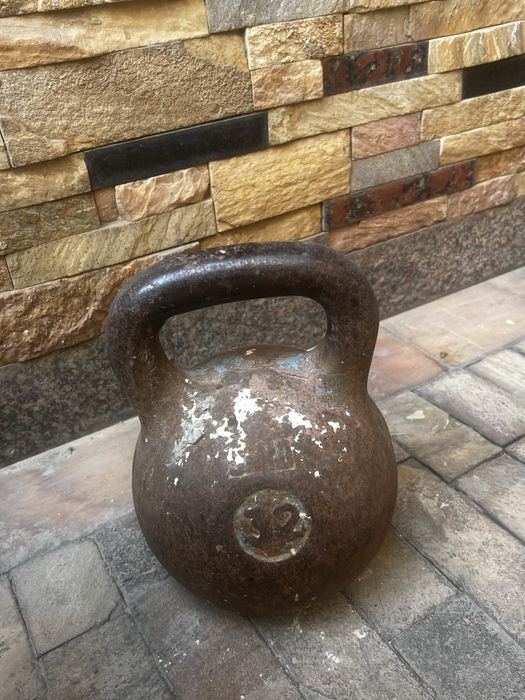 Tosh sotiladi girya 32kg