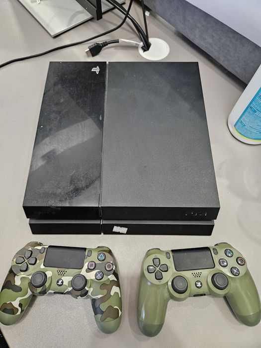 Продам PS4 FAT 500 Гб