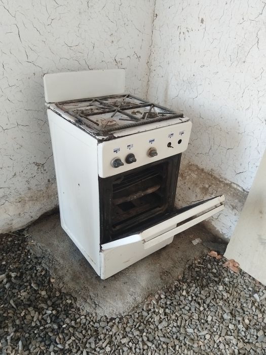 Sotiladi Rossiyski gaz plita 1 ta ko'zi ishlamaydi boshqa aybi yo'q.