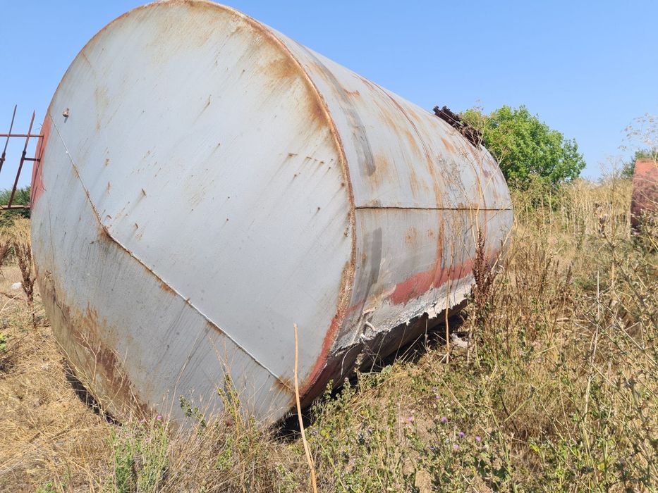 Продавам цистерна