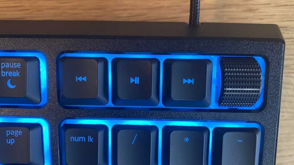 Tastatura Gaming semi-mecanica RAZER Ornata V2 RGB sigilata Nouak