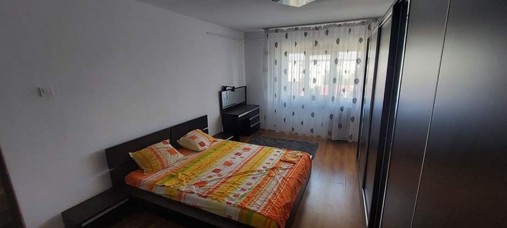 Inchiriez  apartament Rovine