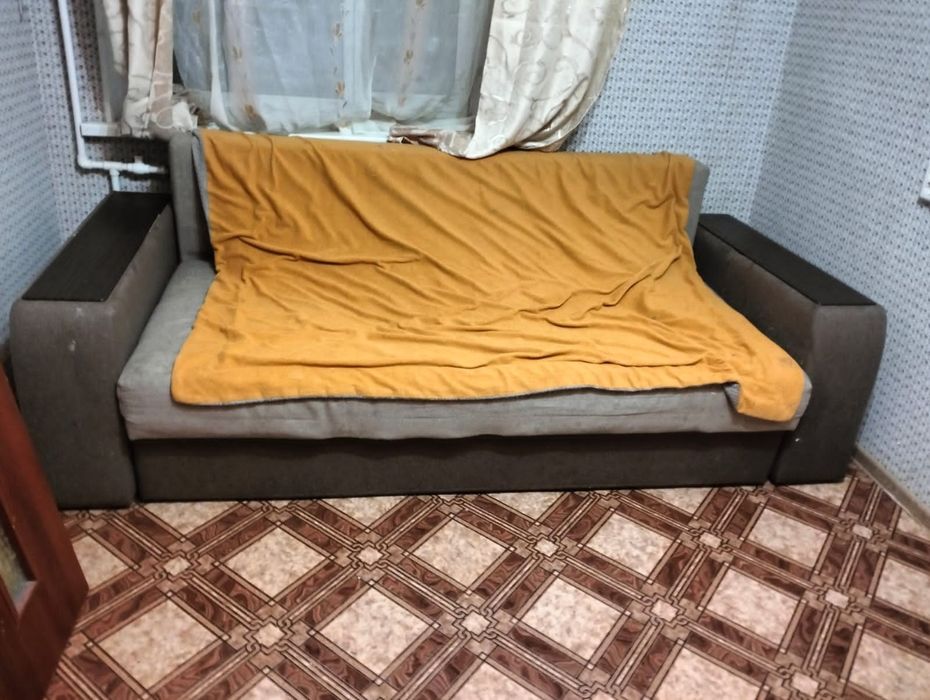 Диван шкаф двери