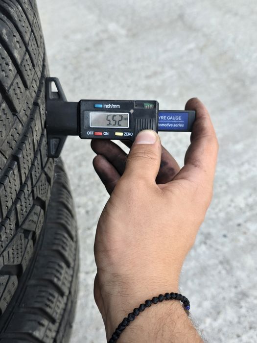 4 Броя 215/60/17 Hankook 2x6,5mm 2x5,5mm