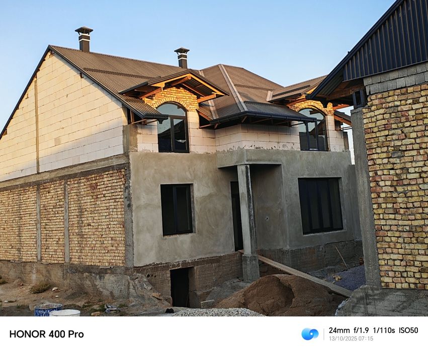 Farhod savxozida zamonaviy shaklda qurilgan kotej sotiladi