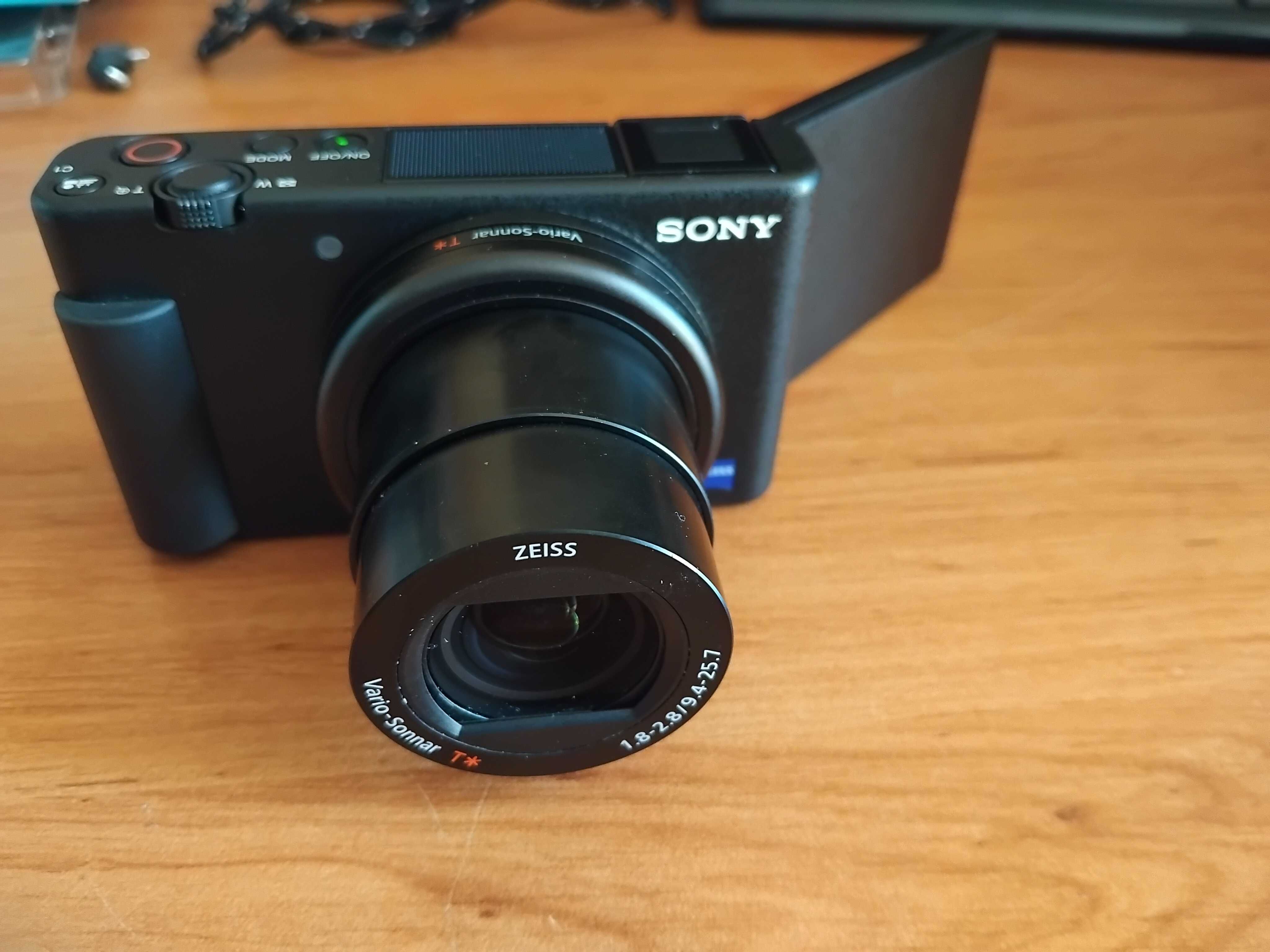 Sony ZV1 фотоапарат за влогинг