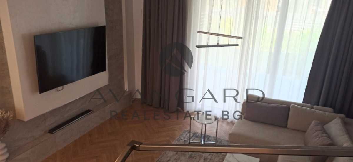 Продава се Къща в Пловдив, Остромила - 388 кв.м за 1225 €/кв.м - Снимка #1