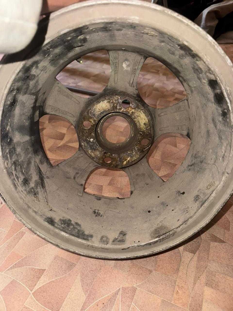 Продам четыре диска r13