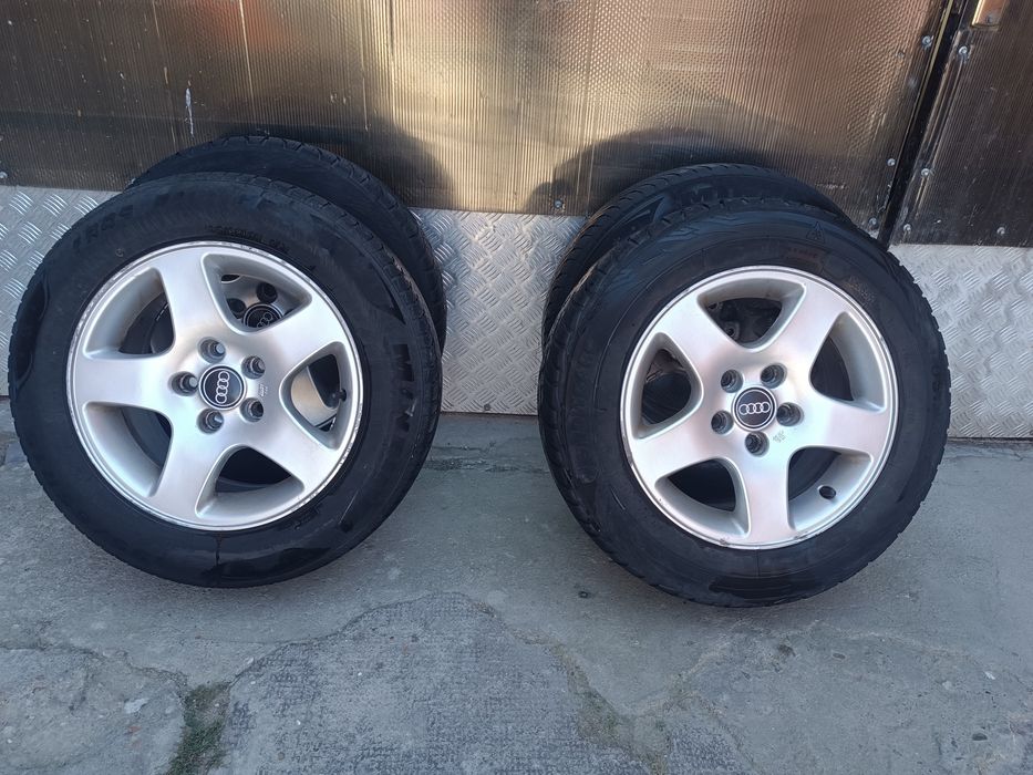 Vând 4 genți aluminiu cu tot cu anvelope 195/65R15