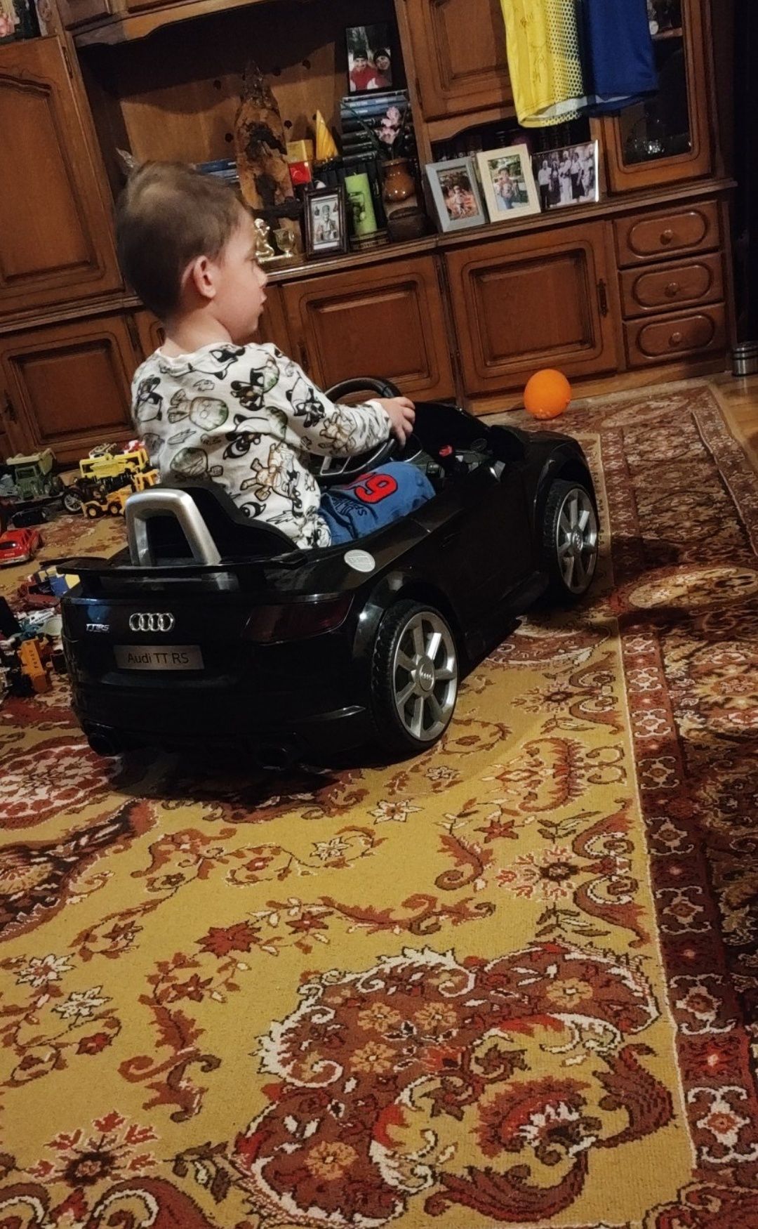 Masinuta electrică Audi TT, pentru copii