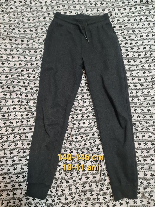 Vand pantaloni cu masura intre 134-140;140-146;146-152