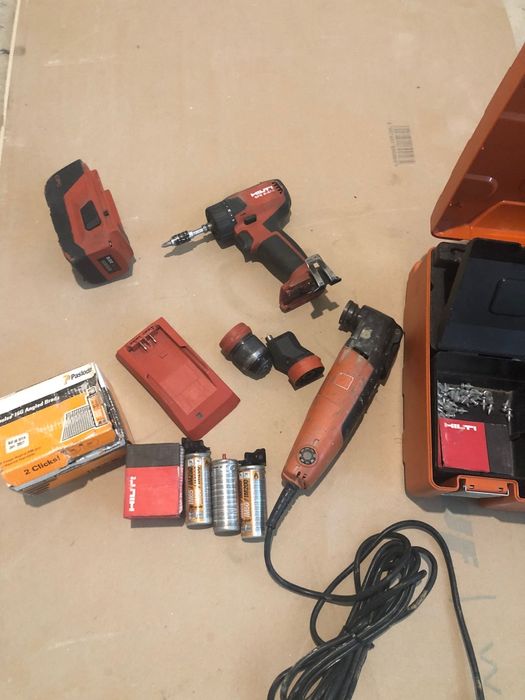 Hilti bormașină și Stanley radio