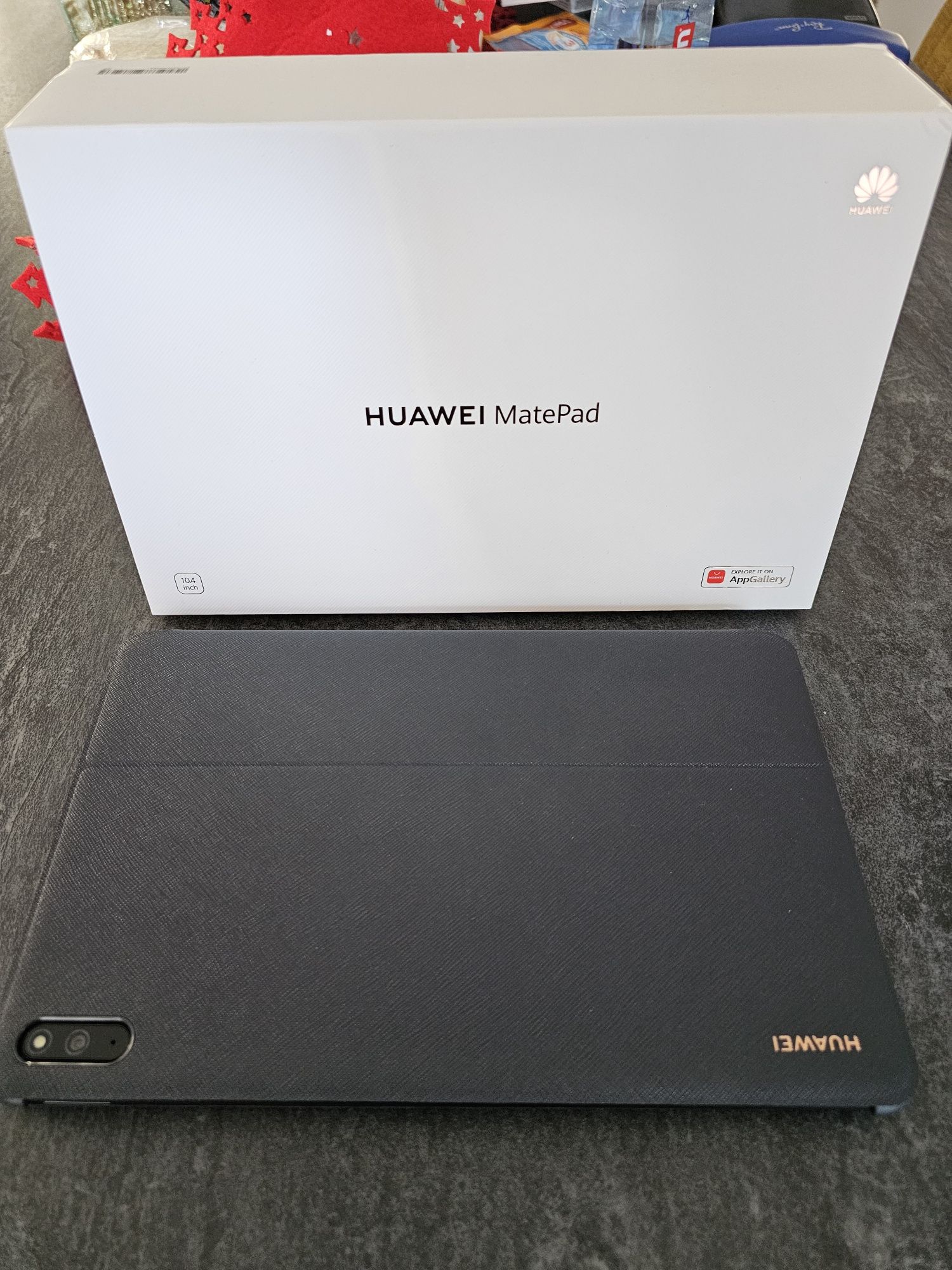 Vând tableta noua cu tastatura HUAWEI MATEPAD 10.4 inch
