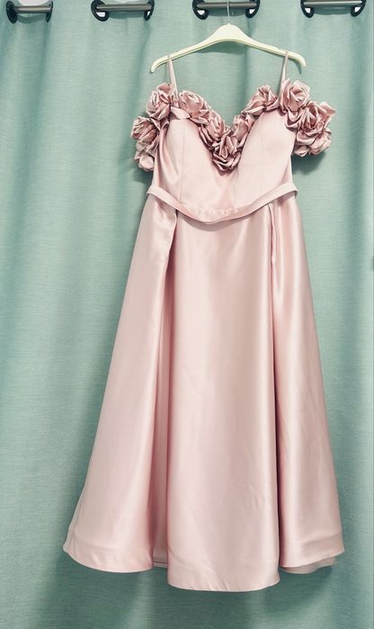 Rochie de satin roz pudră