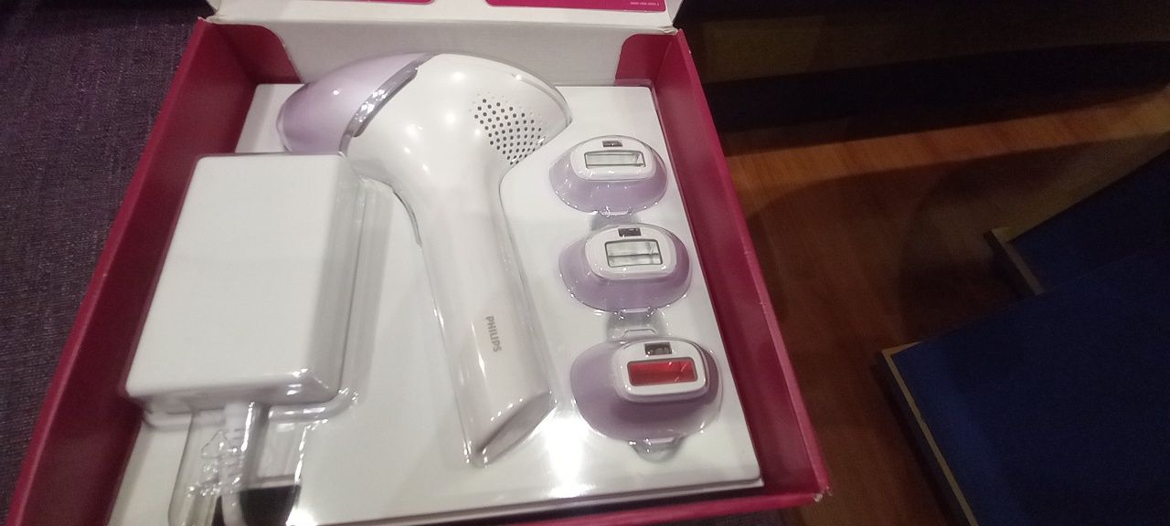 Продавам Фотоепилатор PHILIPS