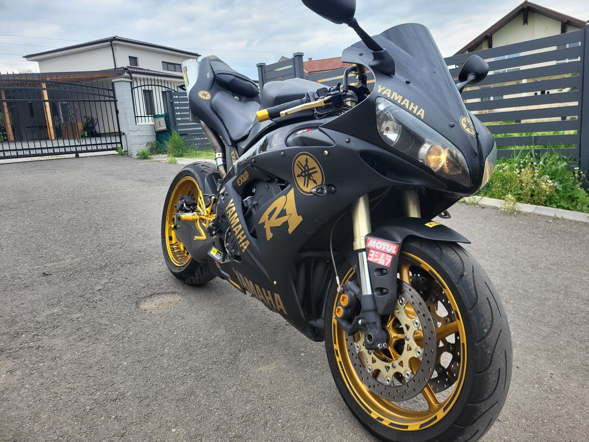 Vând Yamaha YZF r1 rn12