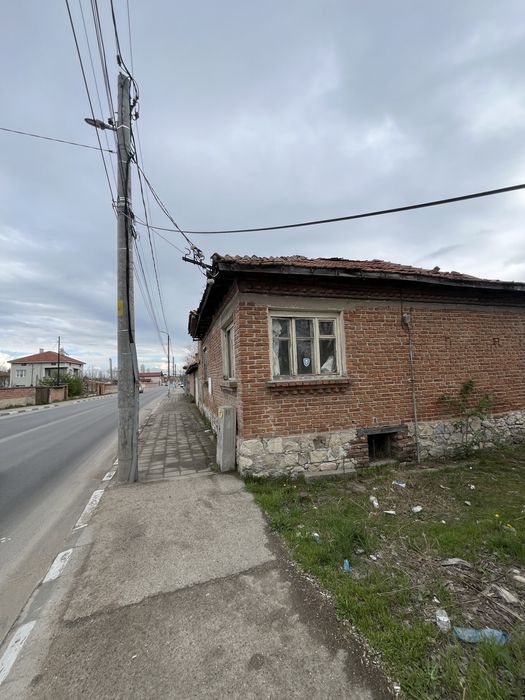 Продават се два съседни имота на главен път – с. Стряма