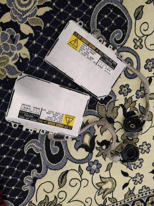 Блок фар Lexus es Toyota