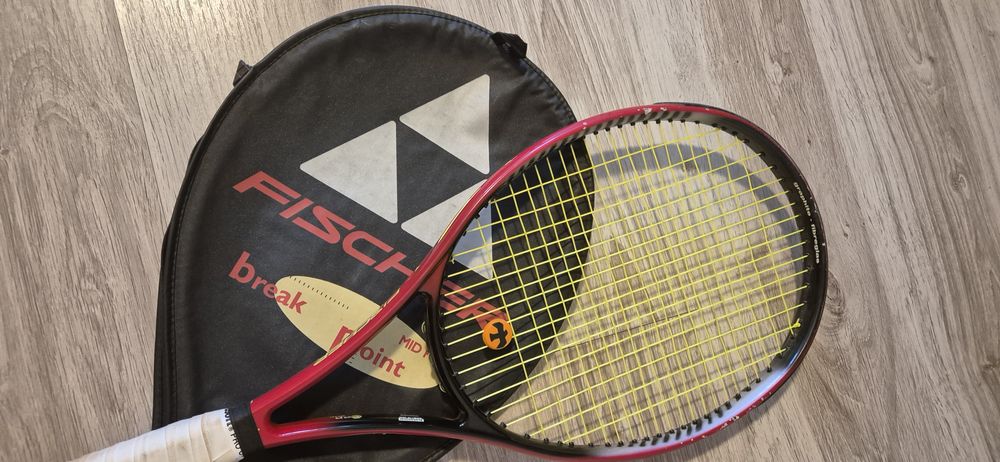 Vând Racheta Tenis Fischer Racordata Primul Proprietar  Stare bună