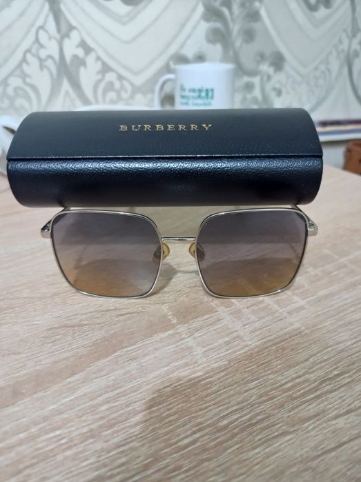 Очки от Burberry