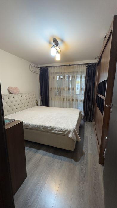 APARTAMENT 4 camere la 3 minute de metrou Costin Georgian cu centrala