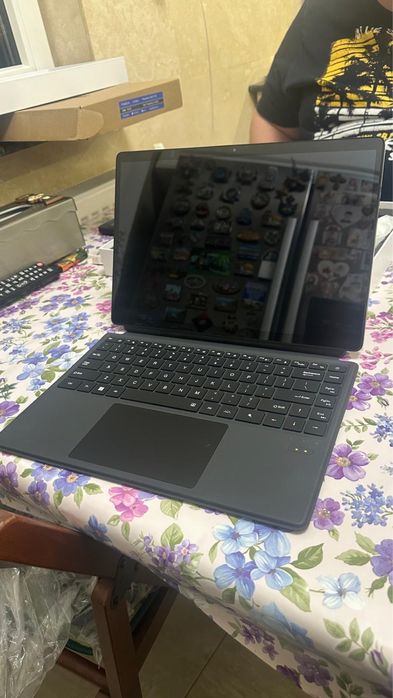 Laptop/tableta 2 in 1 Funyet 14’ Intel N100 16gb ram 512ssd windows 11