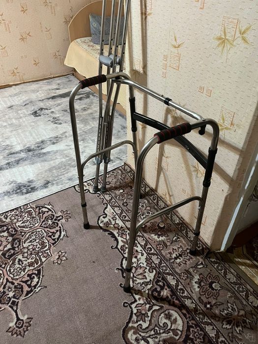 Продам ходунки медицинские