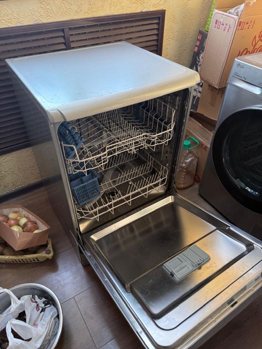 Посудомойячная машинка