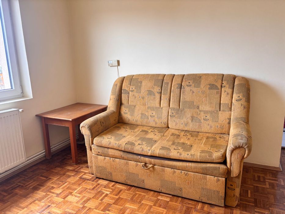 Donez canapea, birou, scaun birou