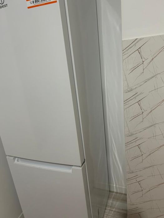 Продаю холодильник