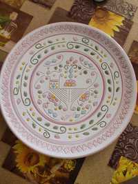 Ръчно рисувана чиния с гарантиран произход