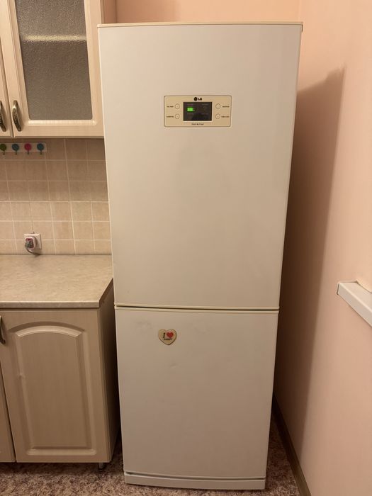 Продам холодильник LG Total No Frost