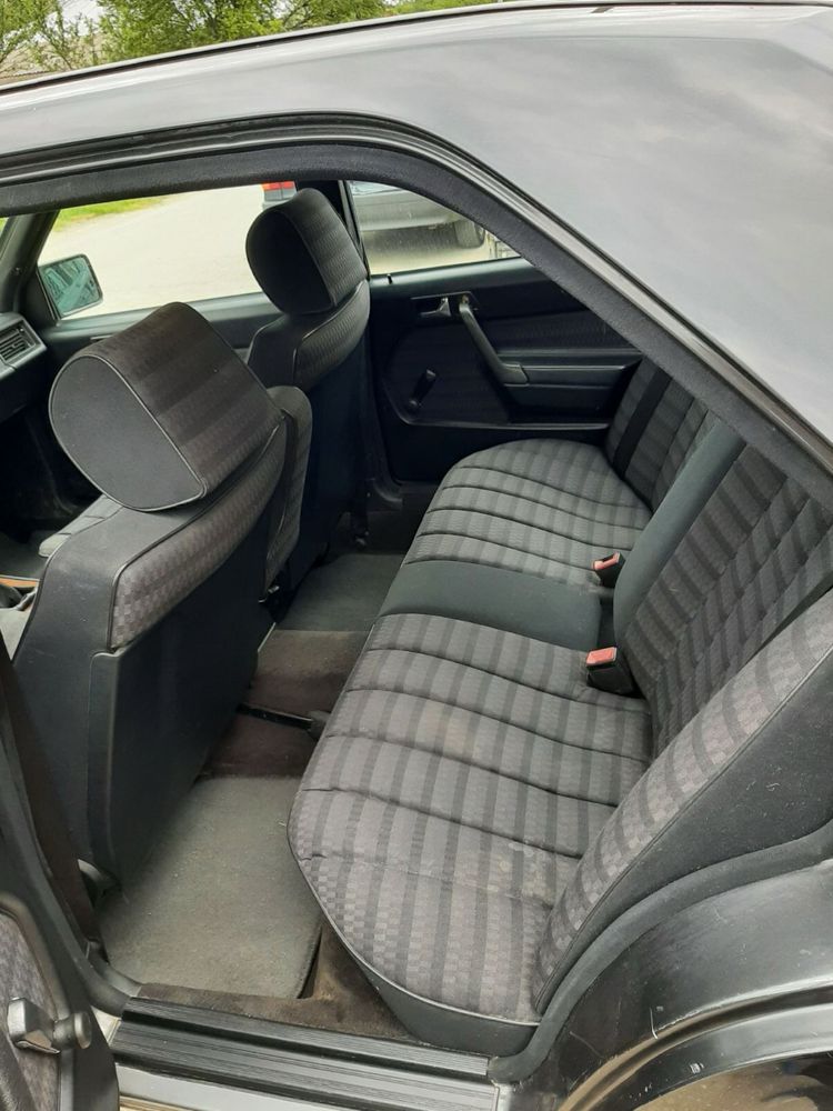 Mercedes 190 E 2.0