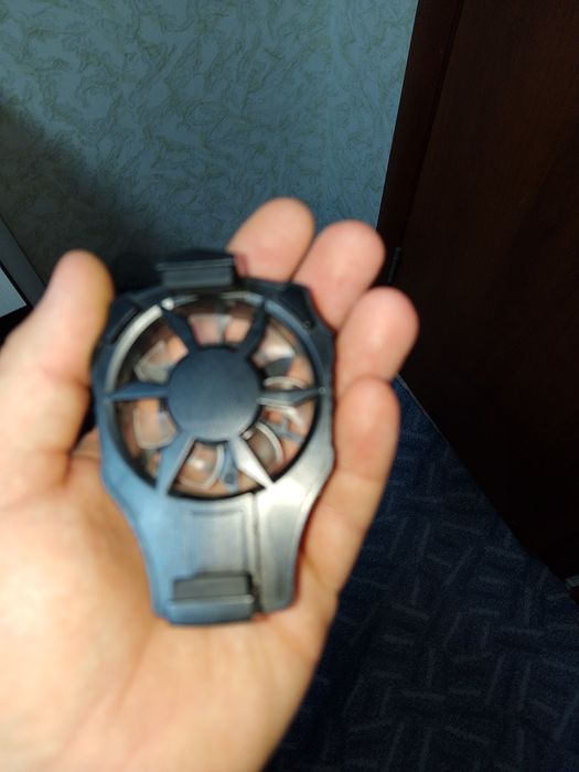 Кулер для охлаждения телефона .