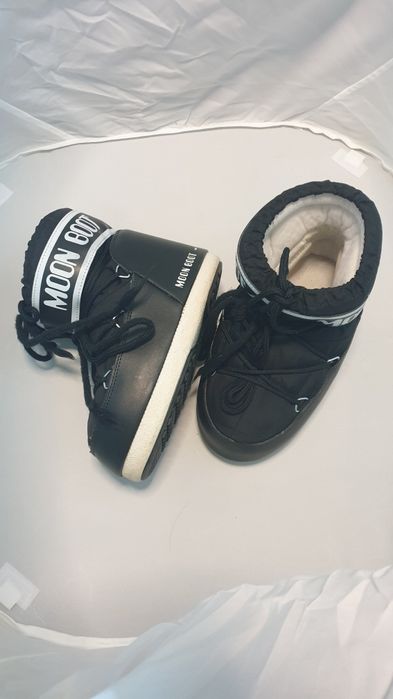 MOON BOOT апрески черни