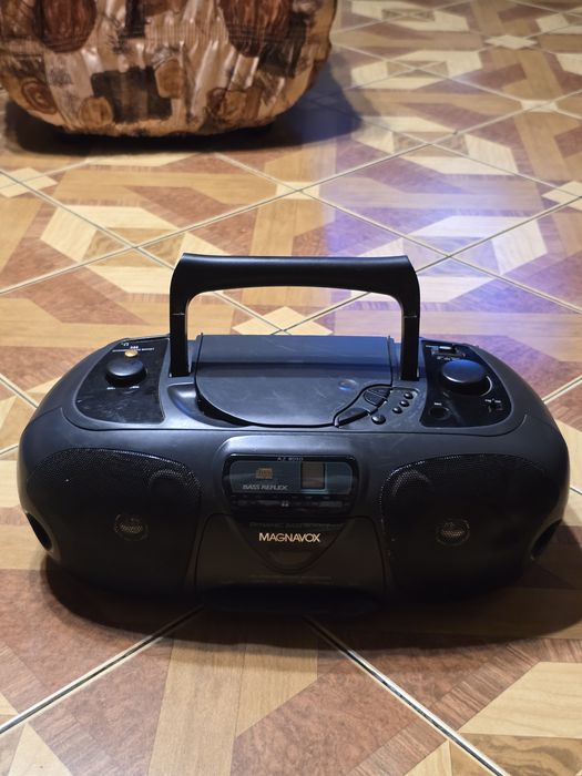 Радио, касетофон за части