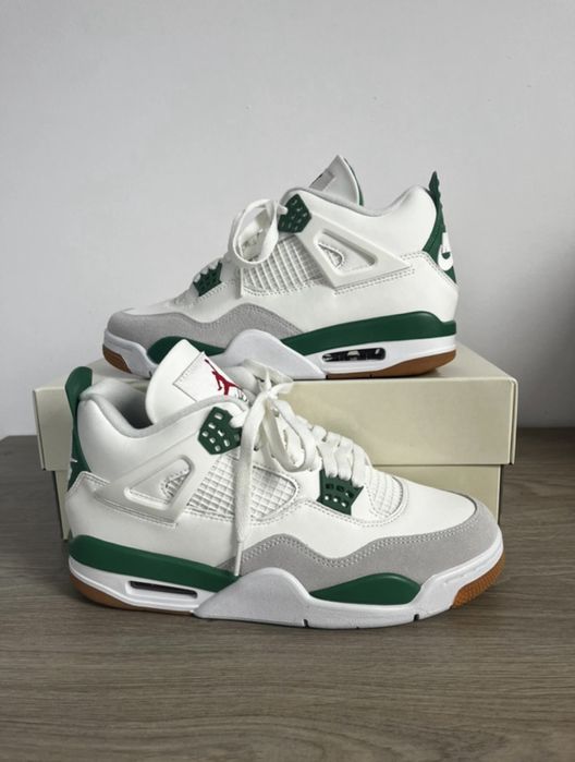 Jordan 4 Pine Green